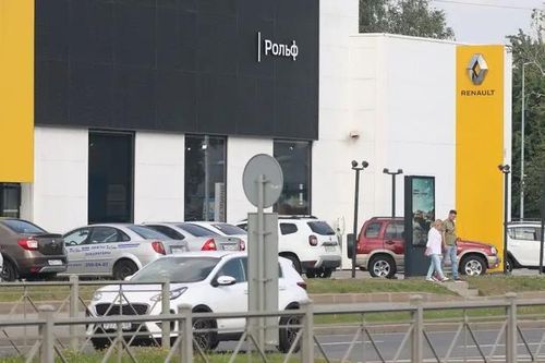 Nga sử dụng hãng ô tô Renault để dạy các công ty phương Tây một bài học