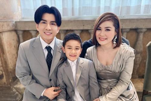 Hậu chia tay, Đan Trường và vợ cũ đều đặn làm chung việc này cho quý tử