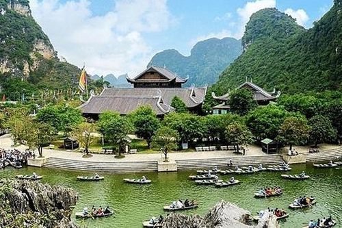 Nợ rộ tour du lịch tâm linh đầu năm
