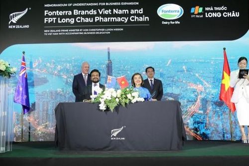 FPT Long Châu ký hợp tác chiến lược với Anlene