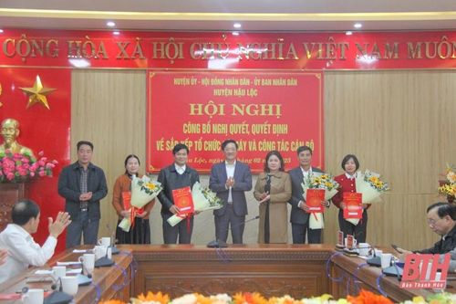 Hậu Lộc công bố quyết định về sắp xếp tổ chức bộ máy và công tác cán bộ
