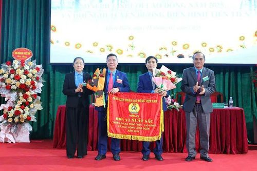 Công ty Cổ phần Cao Su Điện Biên tuyên dương 95 tập thể, cá nhân