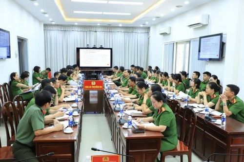 Tập huấn công tác thống kê cho cán bộ chỉ huy công an cấp xã