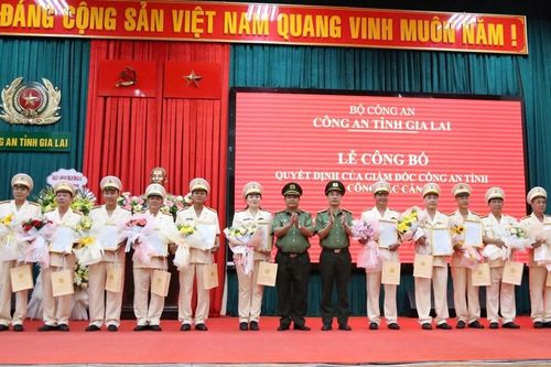 Công an tỉnh Gia Lai công bố các quyết định về công tác cán bộ
