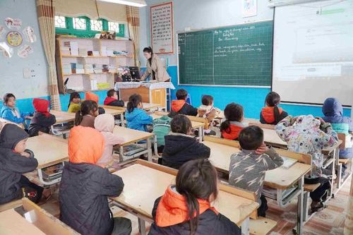 Nậm Nhùn: Nhiều giải pháp vận động học sinh ra lớp sau tết