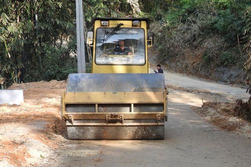 Thực hiện dự án thành phần 3: Hối hả 'bù' tiến độ