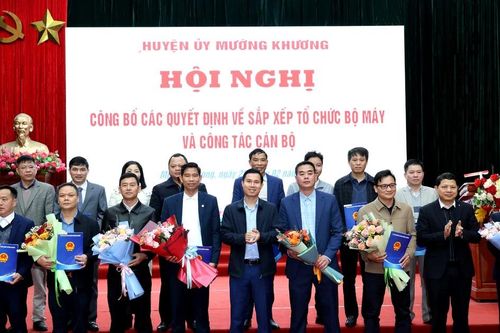 Các địa phương, đơn vị công bố các quyết định về sắp xếp bộ máy và tổ chức cán bộ