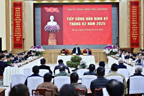Lần đầu tiên, lãnh đạo Tỉnh ủy, HĐND, UBND tỉnh cùng tiếp công dân