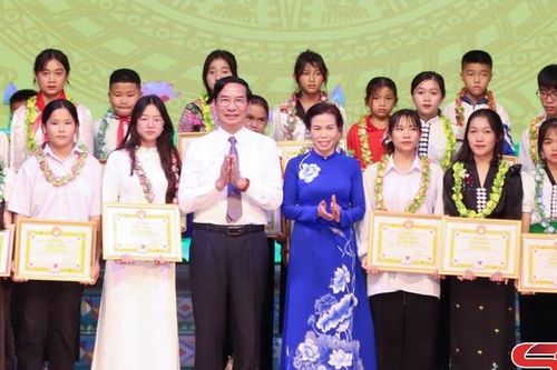 Quỹ học bổng Tô Hiệu lan tỏa tinh thần hiếu học