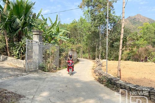 Mạnh chi bộ, vững xóm làng