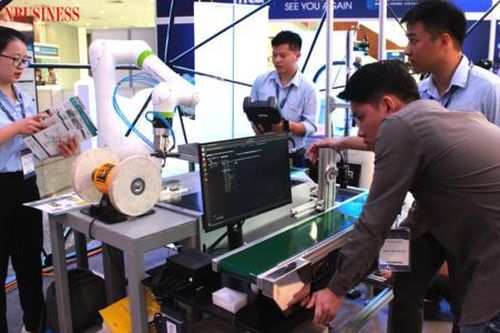 Doanh nghiệp Việt làm gì để không đứng 'bên lề' các dự án FDI công nghệ?