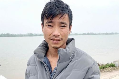 Trên đường về nhà, Tổ phó Tổ ANTT cứu người đuối nước