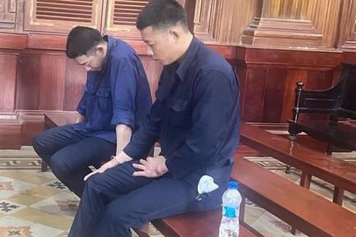 Anh trai rủ em đi 'trả thù' và cái kết cùng nhau vào tù
