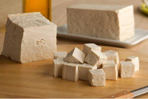 Đậu phụ giúp bổ sung protein và thanh nhiệt, nhưng nhóm người này nên tránh xa