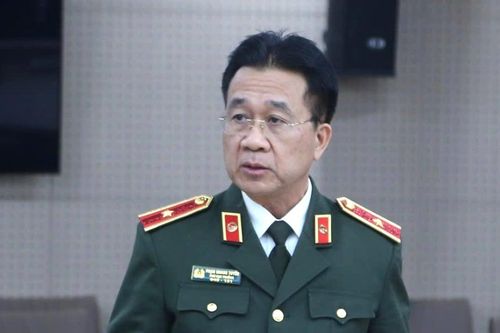 Hơn 290 lãnh đạo công an cấp phòng, cấp huyện xin giữ chức vụ thấp hơn