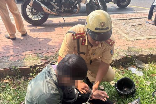 Truy đuổi, bắt nghi phạm trộm xe mang theo thiết bị phá sóng định vị