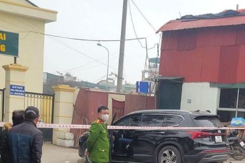 Điều tra người đàn ông tử vong trên xe ô tô