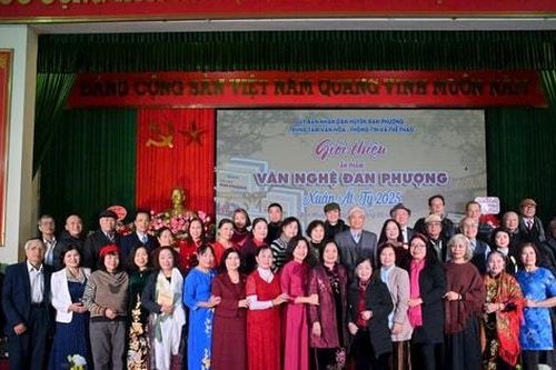 Ra mắt ấn phẩm 'Văn nghệ Đan Phượng' Xuân Ất Tỵ 2025