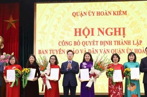 Công bố quyết định thành lập Ban Tuyên giáo và Dân vận Quận ủy Hoàn Kiếm
