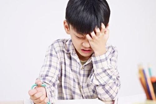 Nỗi buồn của những đứa trẻ có cha mẹ EQ thấp