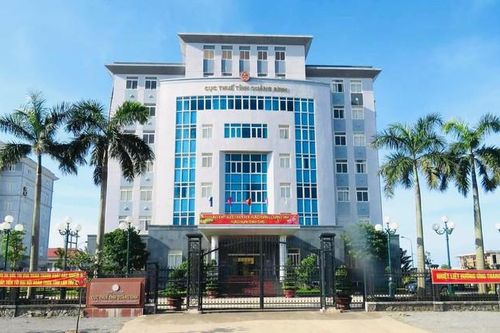 Một doanh nghiệp bị cưỡng chế thu hồi hơn 400 triệu tiền nợ thuế