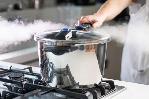 Gặp tai nạn nghiêm trọng vì bất cẩn khi dùng nồi áp suất
