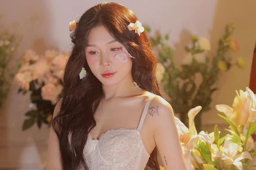Hot girl đấu kiếm khoe ảnh gợi cảm đón sinh nhật