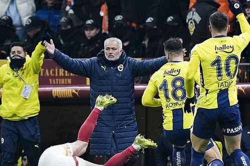 Đội bóng của Mourinho kiện đối thủ sau khi 'Người đặc biệt' lĩnh án phạt cực nặng