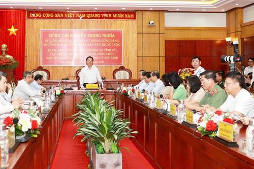 Đồng chí Nguyễn Trọng Nghĩa dự khánh thành Bia tưởng niệm Liệt sĩ Đồn Biên phòng Cửa khẩu Chàng Riệc