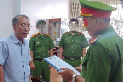 Bắt cựu lãnh đạo Quỹ đầu tư phát triển tỉnh Cà Mau
