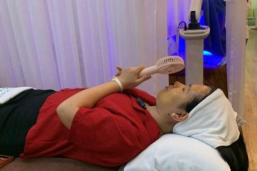 Trả giá đắt vì tự 'lột da' tại nhà