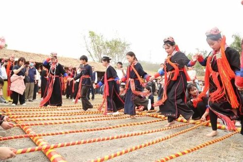 Rộn ràng Hội làng Bằng Cả ở TP. Hạ Long, Quảng Ninh