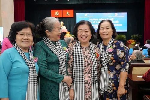 Gặp mặt nữ cựu tù cách mạng tiêu biểu