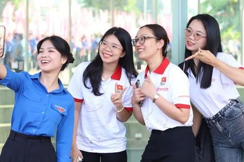 Tuổi trẻ TPHCM năng nổ ra quân Tháng Thanh niên
