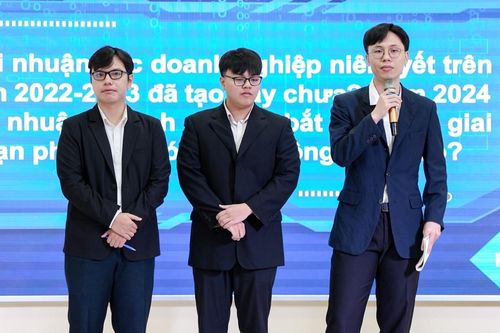 Lợi thế khi học ngành tài chính - ngân hàng song ngữ tại UEF