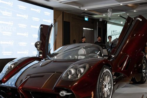 Siêu xe Pagani Utopia Roadster mà Minh Nhựa 'ước mơ' có gì đặc biệt?