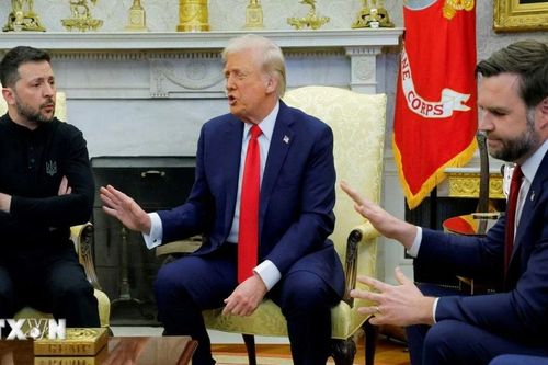 Tổng thống Trump cân nhắc ngừng mọi viện trợ quân sự cho Ukraine