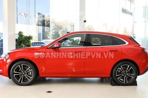 SUV lớn ngang Toyota Fortuner, công suất 644 mã lực, giá hơn 830 triệu đồng