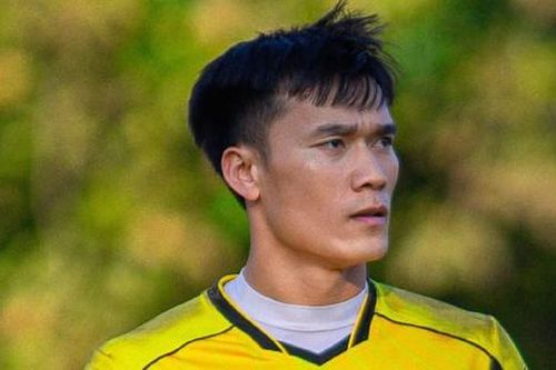 Tình thế bế tắc của thủ môn Bùi Tiến Dũng