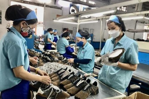 Thiếu lao động - cảnh báo 'nóng' với doanh nghiệp da giày