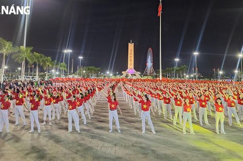 Hấp dẫn chương trình nghệ thuật 'Hào khí Đà Nẵng - Khát vọng bay lên'