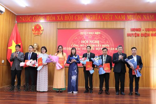 Huyện Điện Biên công bố quyết định sắp xếp cơ quan, tổ chức đảng