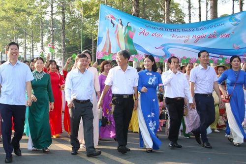 Mít-tinh hưởng ứng 'Tuần lễ Áo dài' và Kỷ niệm 1.985 năm Khởi nghĩa Hai Bà Trưng