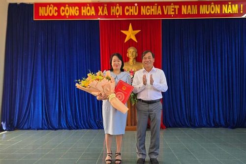 Pleiku: Công bố quyết định về công tác cán bộ và làm việc về Đề án sáp nhập các cơ quan hành chính