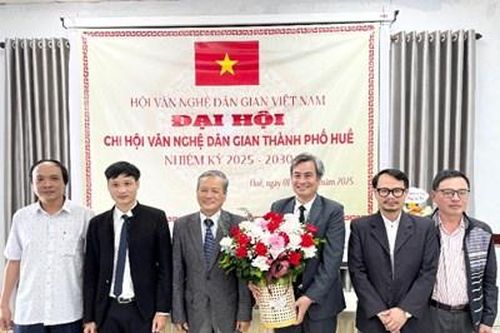 Quan tâm công tác in ấn, xuất bản, làm giàu tài sản nghiên cứu văn hóa dân gian