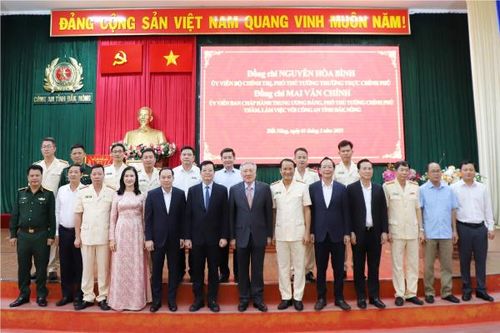 Công an tỉnh Đắk Nông gương mẫu, đi đầu trong sắp xếp bộ máy