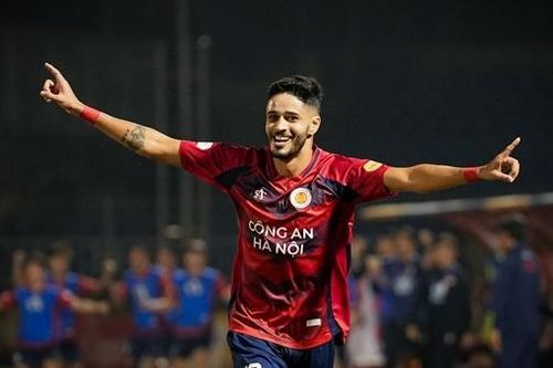 CLB Bóng đá Công an Hà Nội rời sân Vinh với 1 điểm trong màn đôi công hấp dẫn