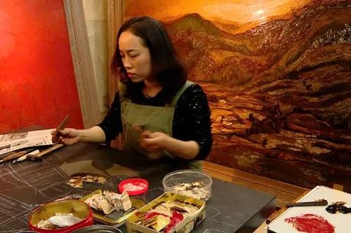 Nữ họa sĩ say mê hội họa sơn mài truyền thống