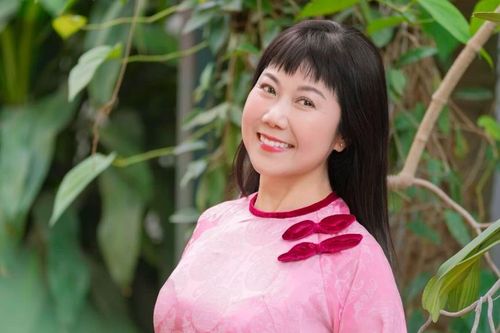 Hương Tươi: 'Tôi không còn hụt hẫng khi quá tuổi đóng vai chính'