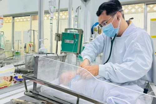 Kịp thời cứu sống bệnh nhi 8 ngày tuổi ngưng thở